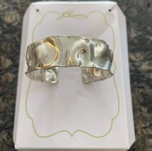 Hammered bracelet jbloom